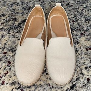 Universal Thread Flats Size 6.5